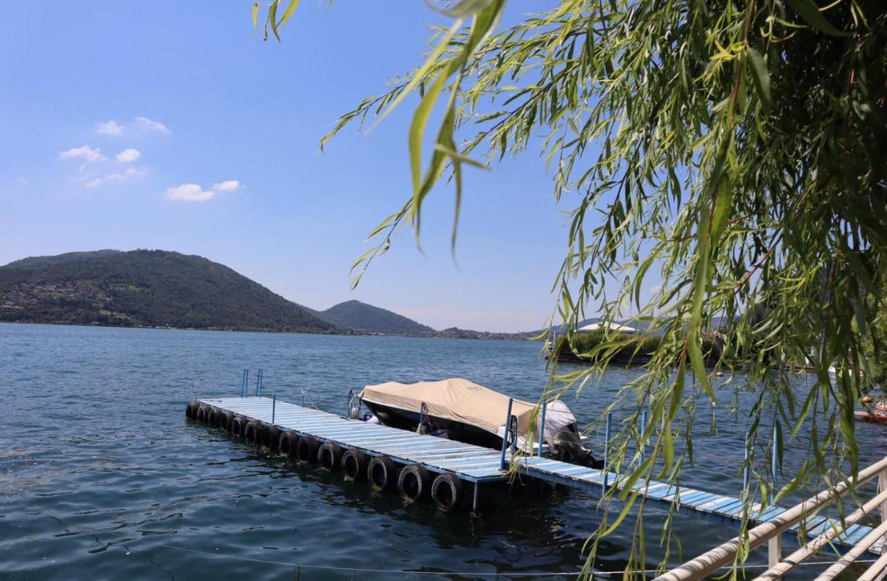 La Finestra "Sul Lago" Predore Luaran gambar